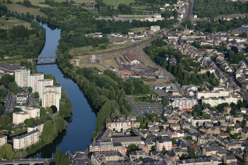 22-09-Charleville-Mezieres-Rotonde-SNCF.JPG