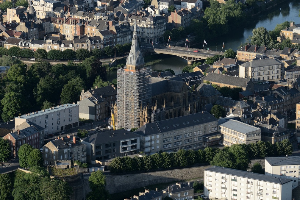 25-03-Mezieres-Basilique-Travaux