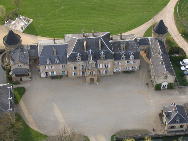 Chateau_du_Faucon-2.jpg
