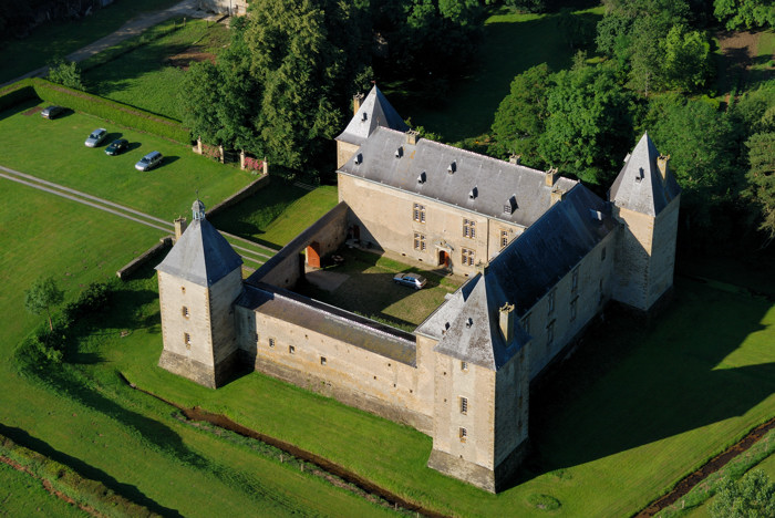 16-Tassigny-Chateau.jpg