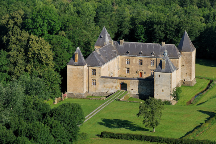 032-Tassigny-Chateau.jpg