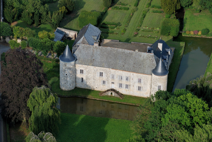 19-Rumigny-Chateau-la-Cour-des-Pres.jpg