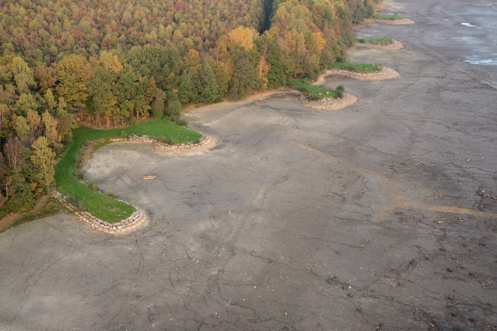 17-12-Lac-Vieilles-Forges-Vide.jpg