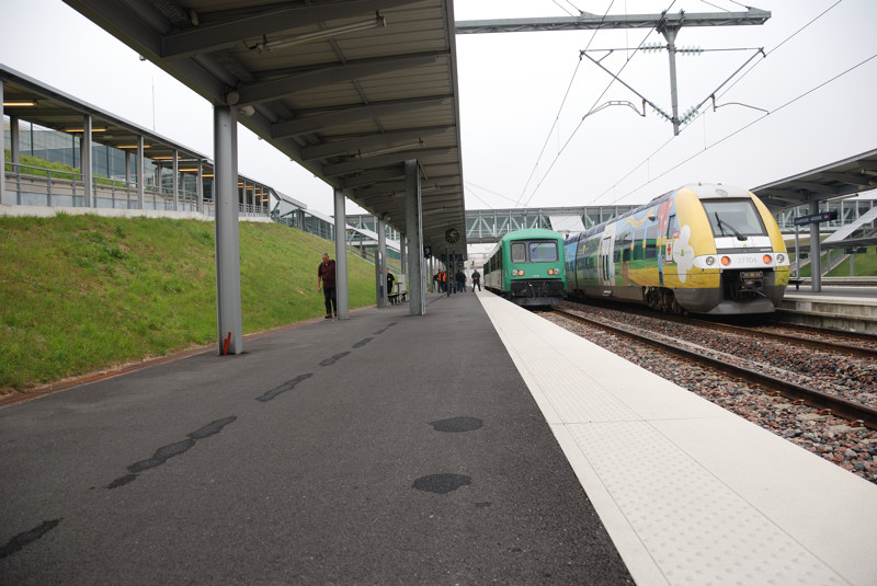 02-Gare-TGV-Bezanne.jpg